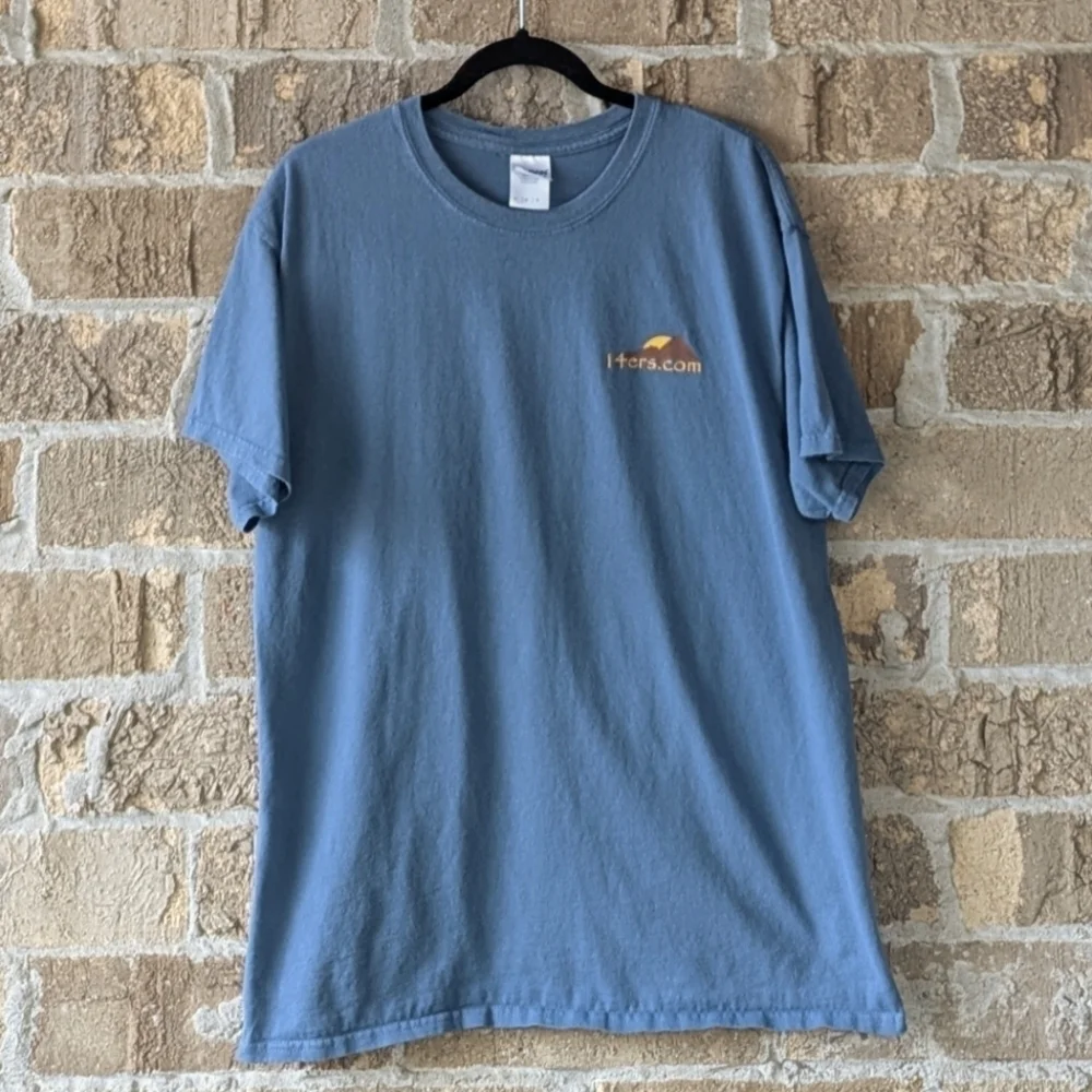 Gildan Colorado 14ers Mountains List Short Sleeve T-Shirt Unisex Large Blue